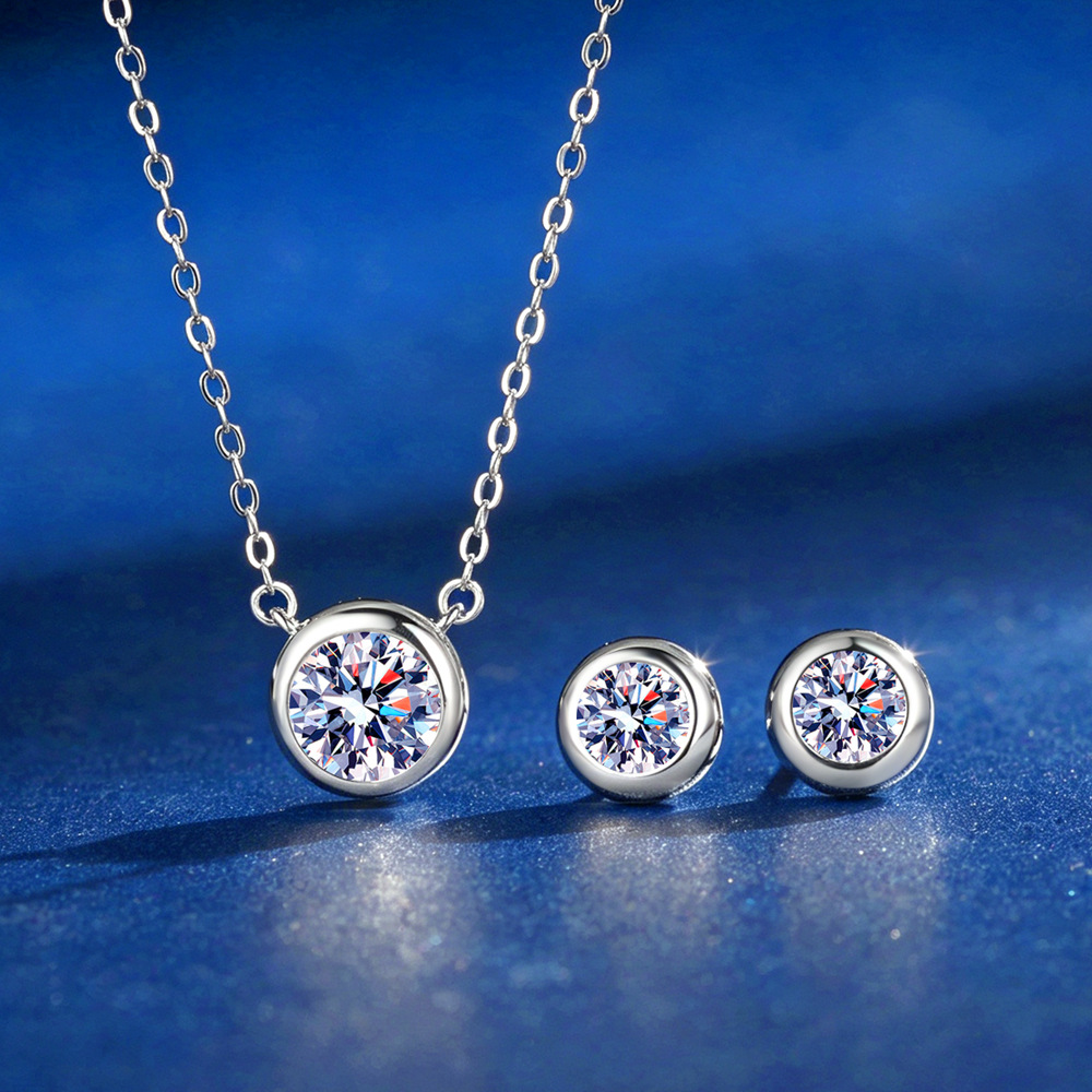 Bezels Set Pendant - Orecchini a lobo con moissanite di